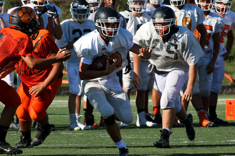 BP JV scrimmage vs Beaver Falls Slideshow